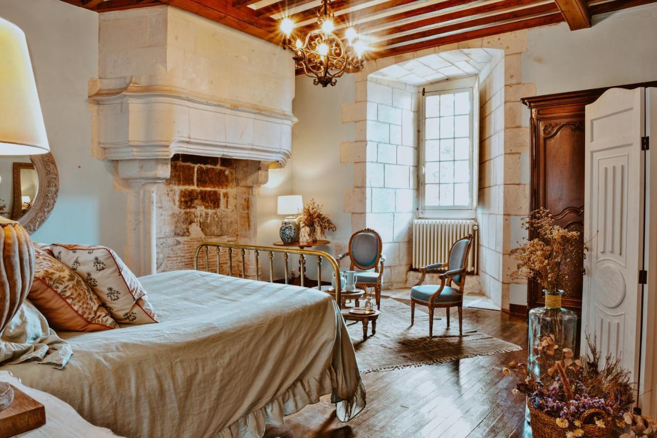Chateau De Crazannes 외부 사진